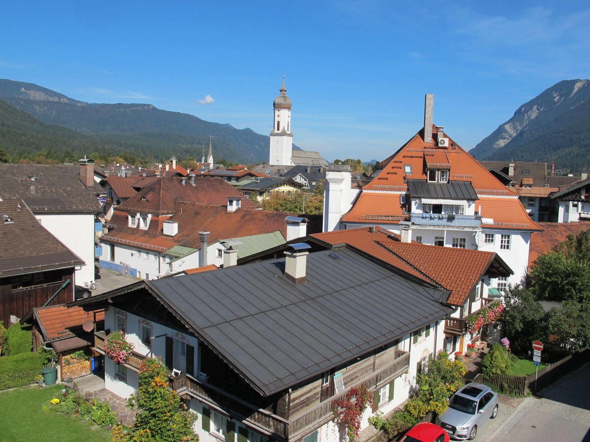 Hotel Garni Almenrausch Und Edelweiss Garmisch-Partenkirchen Esterno foto