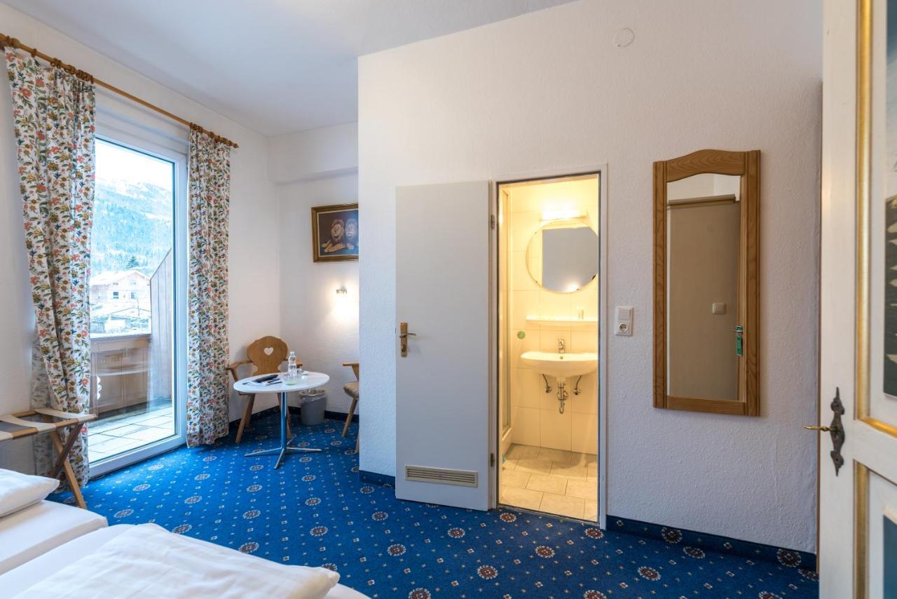 Hotel Garni Almenrausch Und Edelweiss Garmisch-Partenkirchen Esterno foto