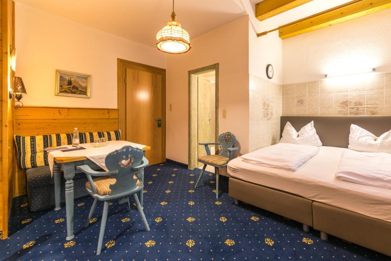 Hotel Garni Almenrausch Und Edelweiss Garmisch-Partenkirchen Esterno foto